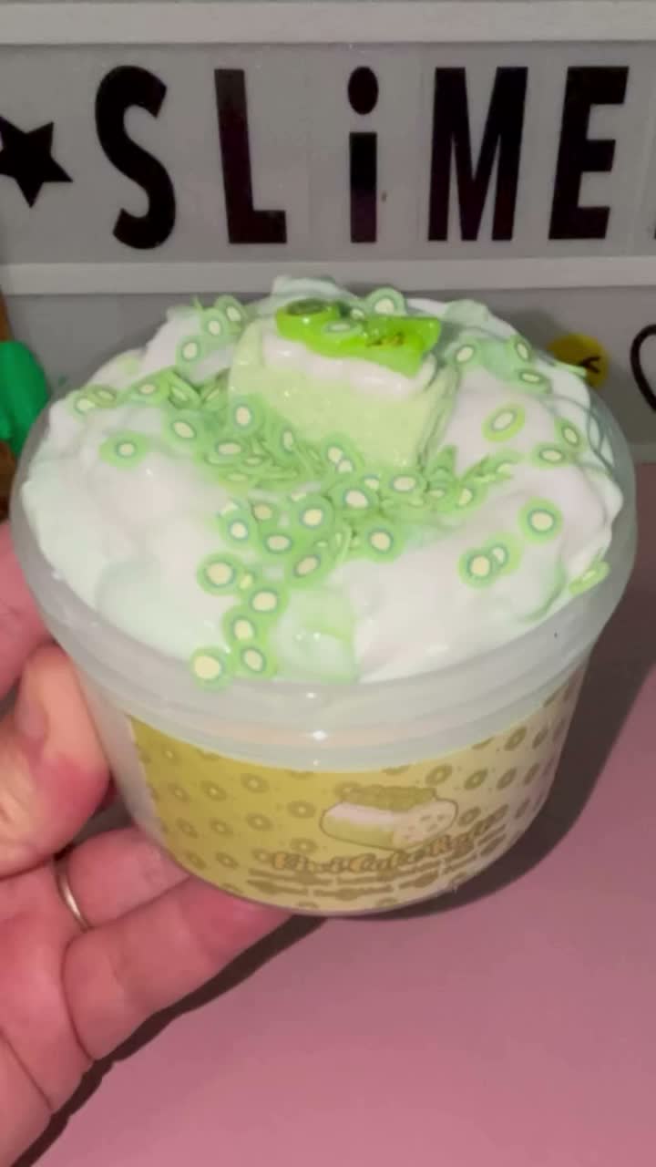 Kiwi Cake Roll